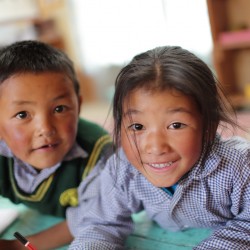 Jana Neboráková a Nela Boudova - Tibetské děti